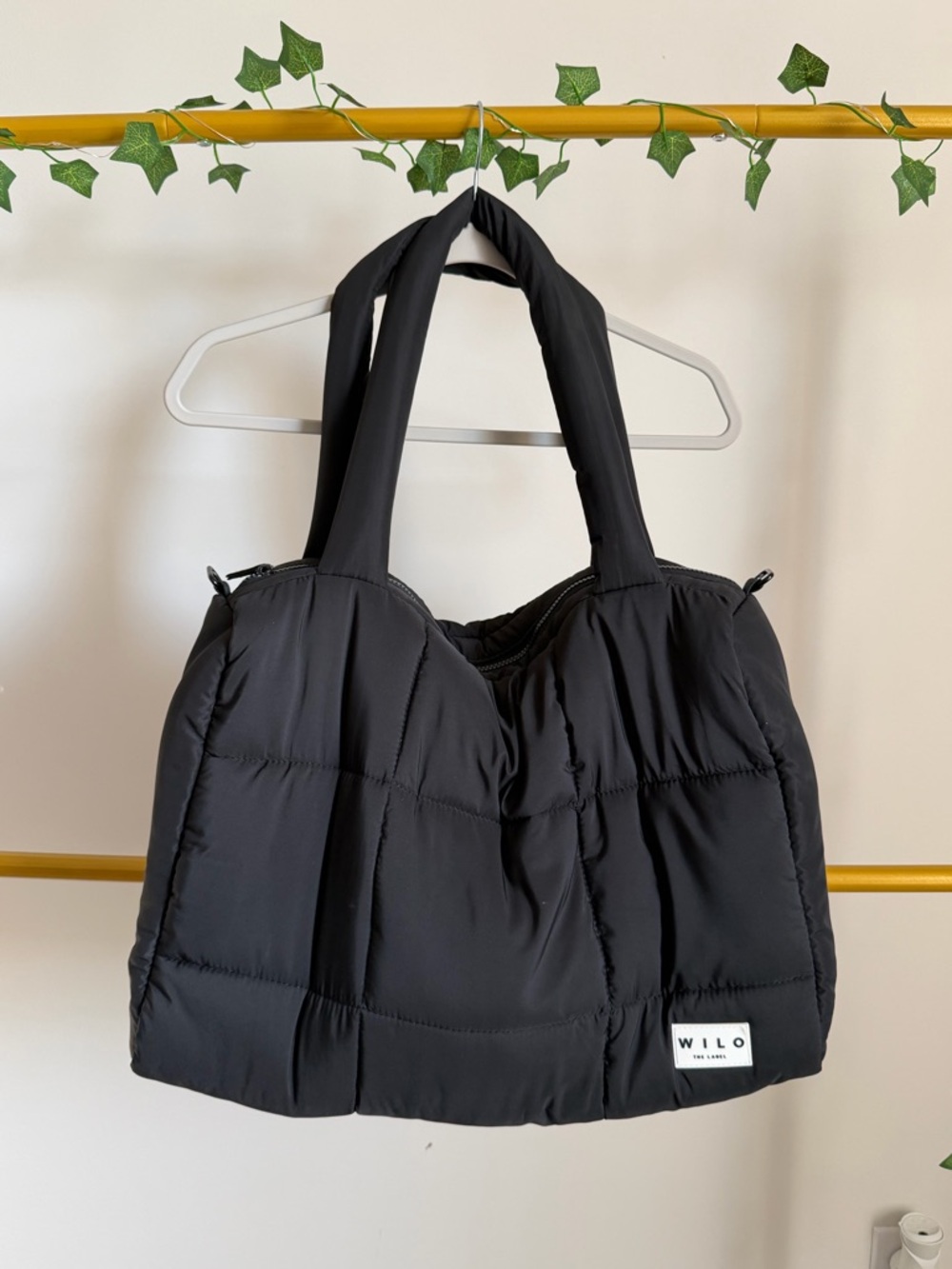 Wilo Puffer Shoulder Bag | Black Quilted Everyday Tote